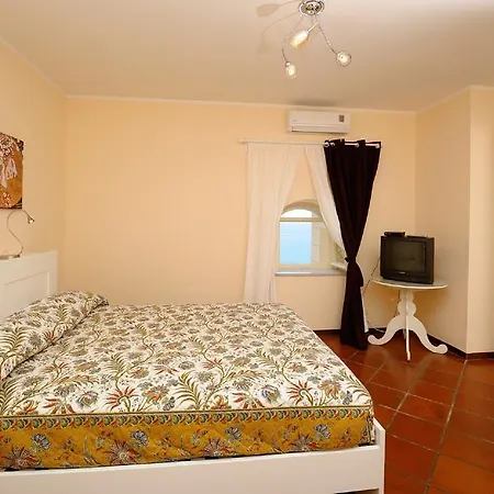 Apartment Lae Domus