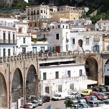 Lae Domus Atrani