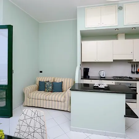 拉伊多莫斯公寓 阿特拉尼